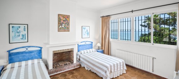 6 bedrooms Villa in Estepona, Spain No. 4643 25