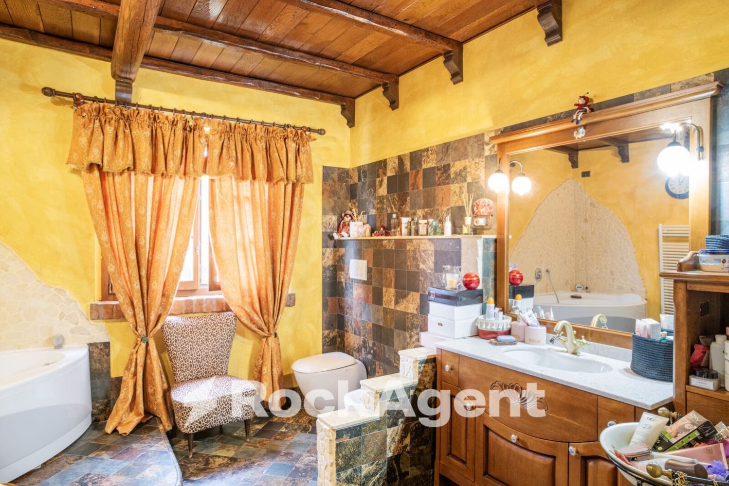 5-salle Villa à Gropello Cairoli, Italy No. 12317