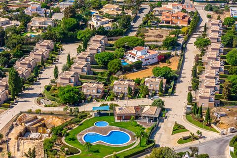 2 bedrooms Villa in Lagoa, Portugal No. 255555