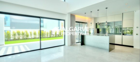 4 bedrooms House in Quarteira, Portugal No. 117874 5