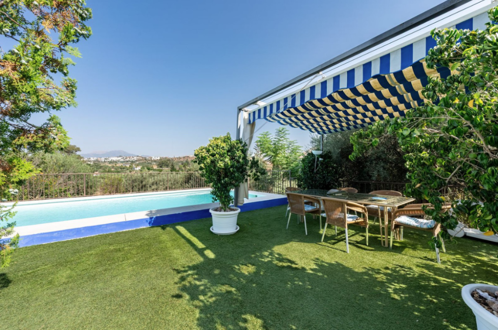 4 bedrooms House in Coin, Spain No. 276659