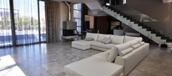 Studio in Limassol, Cyprus No. 1635 4