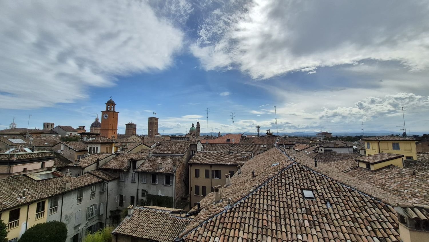 Apartamento de 4 dormitorios en Reggio Emilia, Italy No. 315975