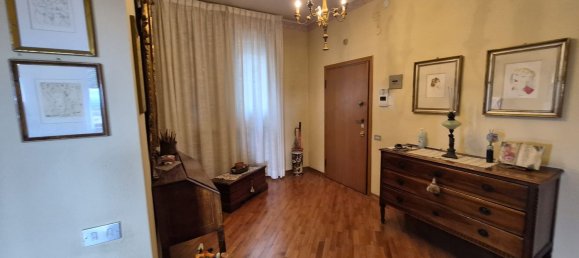 Apartamento de 4 dormitorios en Reggio Emilia, Italy No. 315975 30