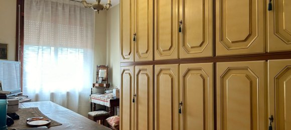 Apartamento de 4 dormitorios en Reggio Emilia, Italy No. 315975 32