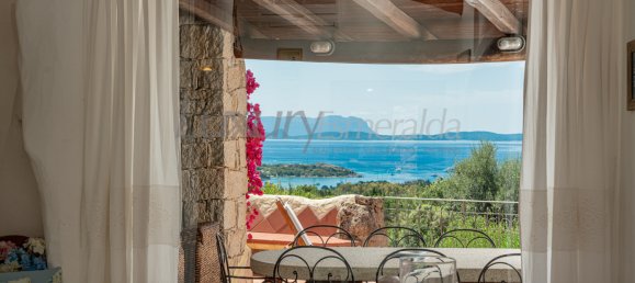 Villa de 5 dormitorios en Arzachena, Italy No. 64909 2