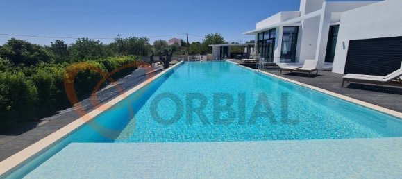 4 bedrooms Villa in Faro, Portugal No. 129068 12