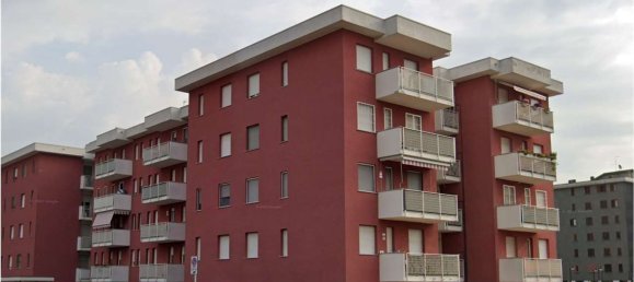 5 rooms Apartment in Garbagnate Milanese, Italy No. 93077 3