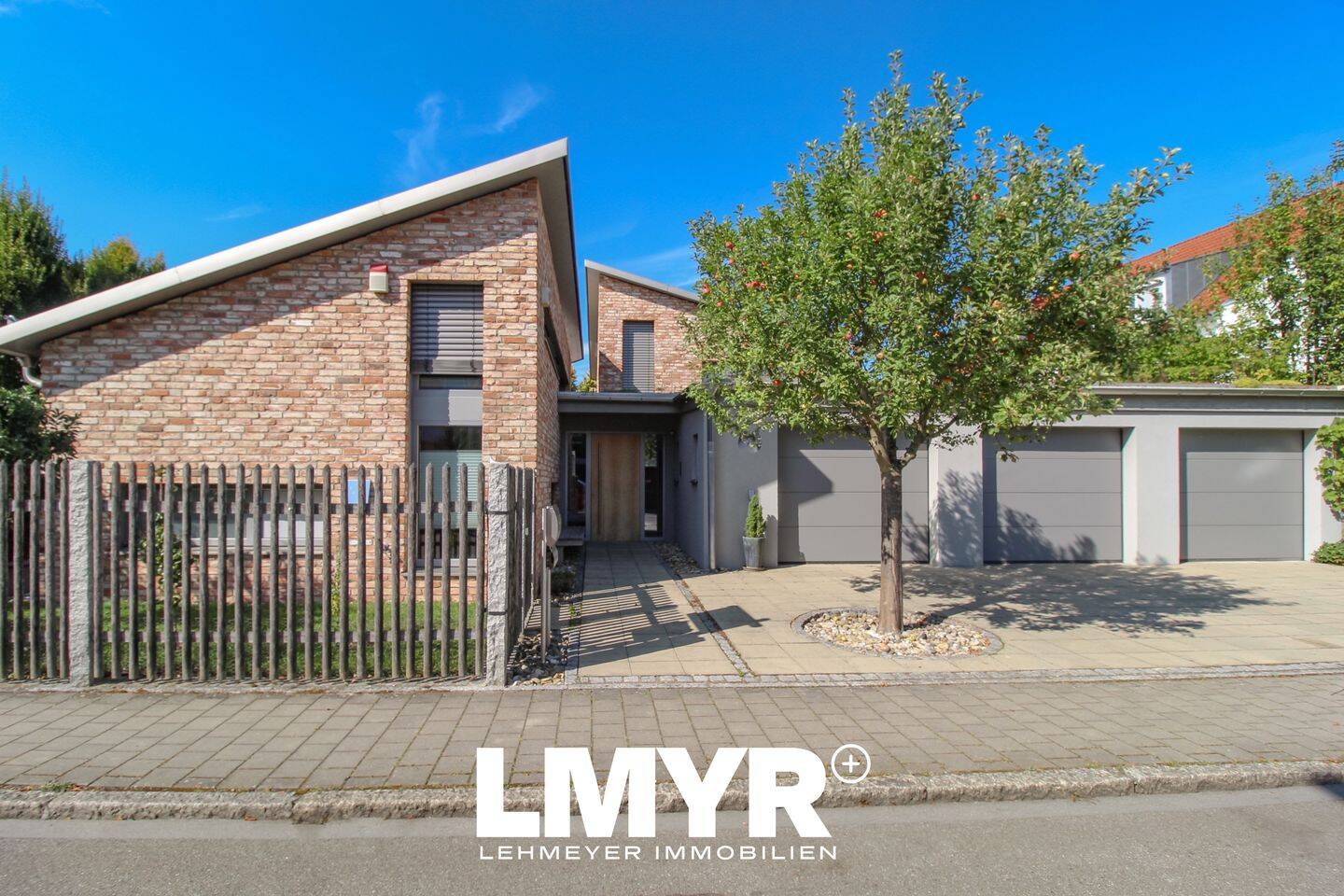 Villa de 5 dormitorios en Ingolstadt, Germany No. 334506