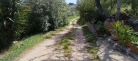 7 rooms House in Penne, Italy No. 41852 3