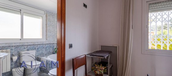 3 Schlafzimmer Haus in Santa Susanna, Spain, Nr. 105062 18