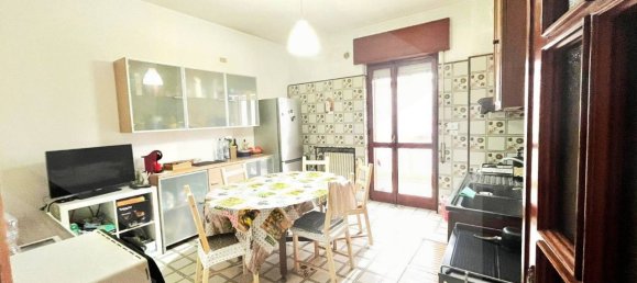 5-Zimmer Wohnung in Bari, Italy, Nr. 22872 13
