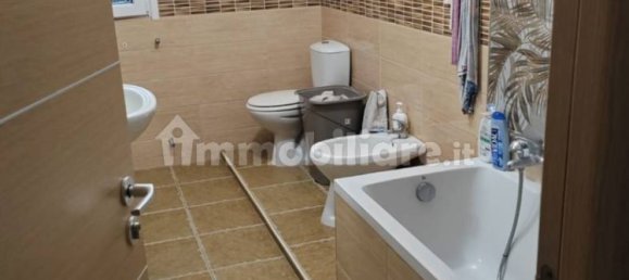 2 bedrooms Castles in Aprilia, Italy No. 343774 4