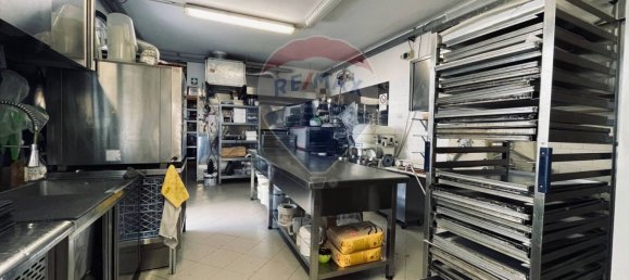 Propiedad comercial de 2 habitaciónes en Poggio a Caiano, Italy No. 356220 24