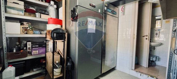 Propiedad comercial de 2 habitaciónes en Poggio a Caiano, Italy No. 356220 25