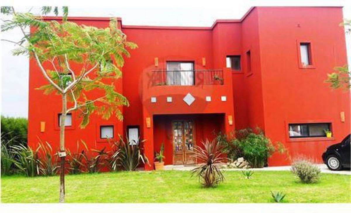 Casa T3 em Tigre, Argentina N.º 12316