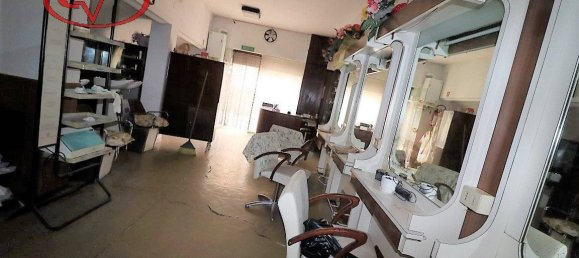 2 rooms Commercial property in Montevarchi, Italy No. 148455 2