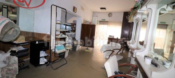 2 rooms Commercial property in Montevarchi, Italy No. 148455 3
