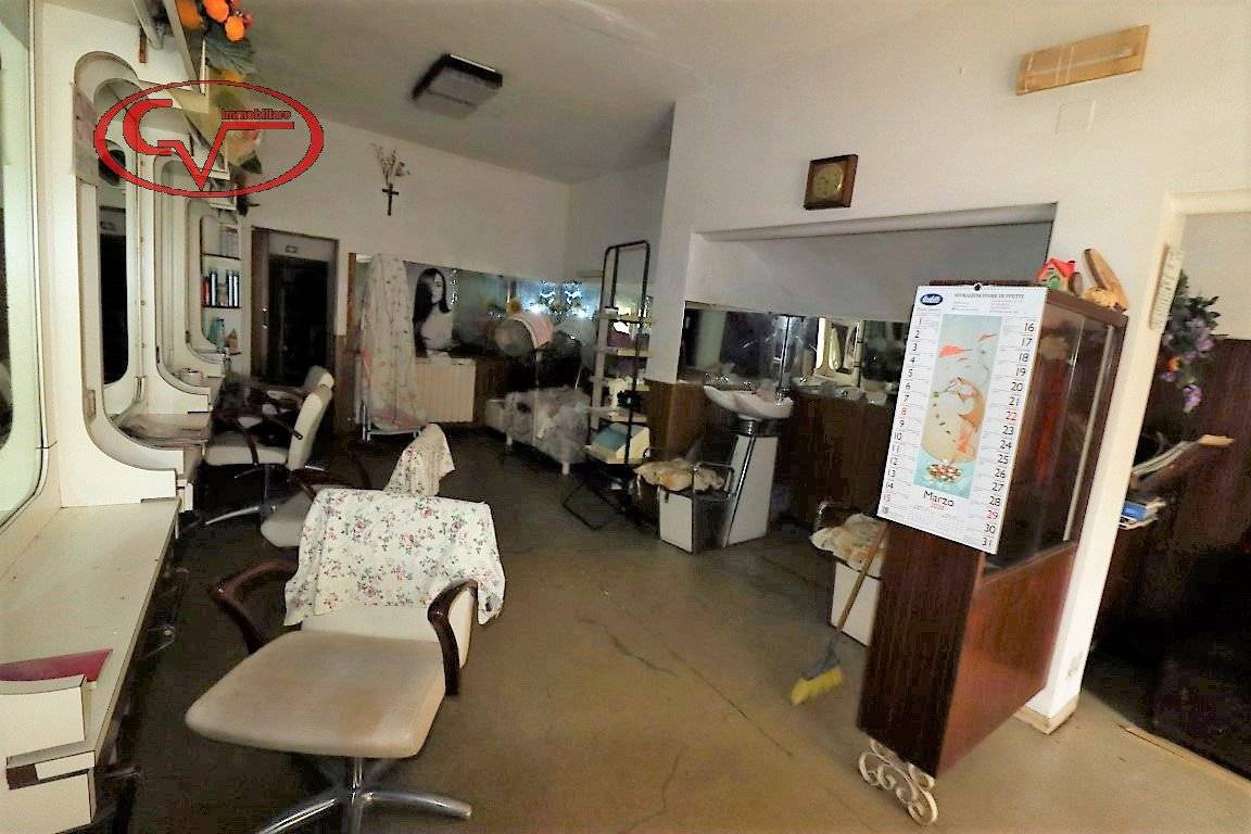 2 rooms Commercial property in Montevarchi, Italy No. 148455