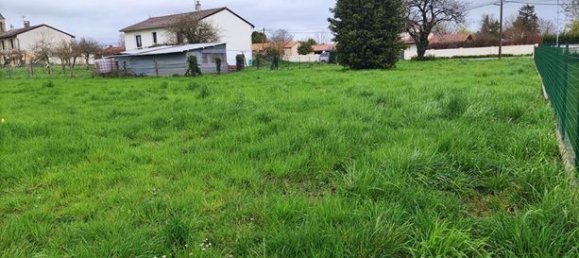 1885m² Land in Champagne-Saint-Hilaire, France No. 311470 7