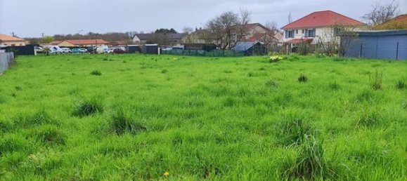 1885m² Land in Champagne-Saint-Hilaire, France No. 311470 11