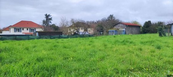 1885m² Land in Champagne-Saint-Hilaire, France No. 311470 5