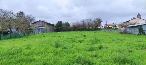 1885m² Land in Champagne-Saint-Hilaire, France No. 311470 6