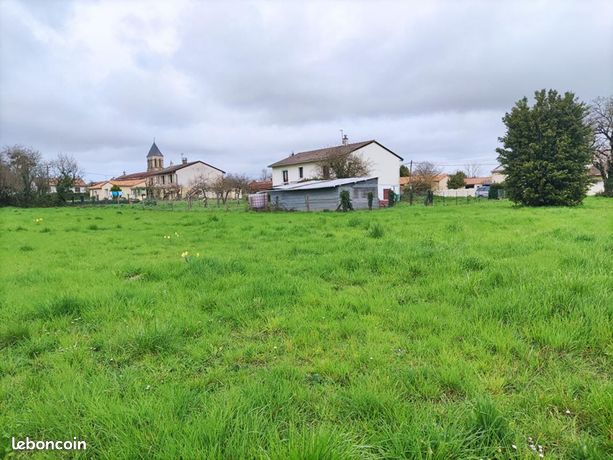 1885m² Land in Champagne-Saint-Hilaire, France No. 311470
