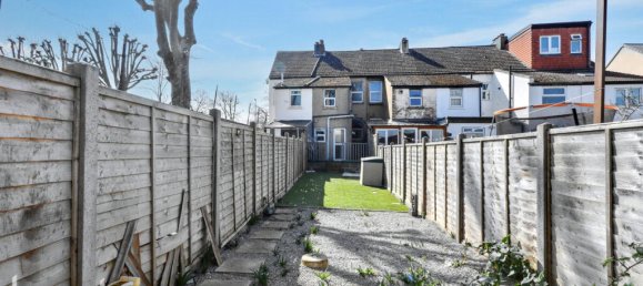 2 bedrooms House in Croydon, United Kingdom No. 4873 2