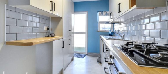 2 bedrooms House in Croydon, United Kingdom No. 4873 3