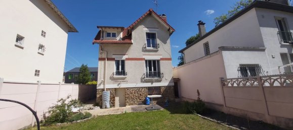 Casa de 2 dormitorios en Chelles, France No. 180886 2