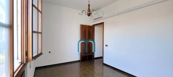 Villa de 3 dormitorios en Salzano, Italy No. 161836 2