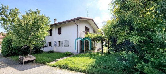 Villa de 3 dormitorios en Salzano, Italy No. 161836 4