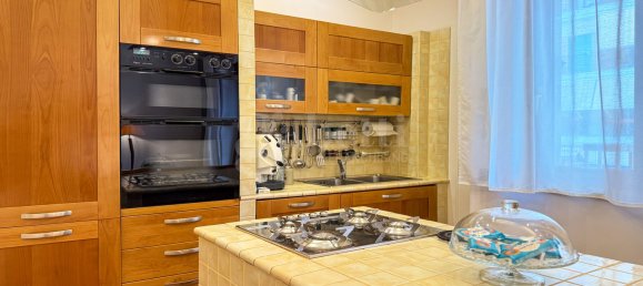 3 bedrooms Apartment in Naples, Italy No. 289268 10