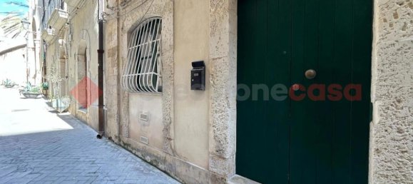 2-salle Appartement à Syracuse, Italy No. 250098 2