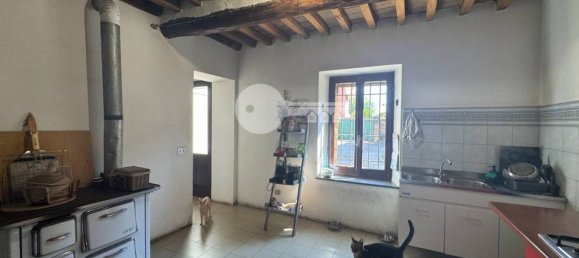 4 bedrooms House in Volongo, Italy No. 310897 13