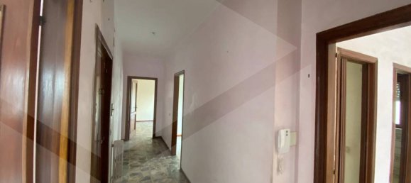 4-salle Appartement à Barletta, Italy No. 23037 9