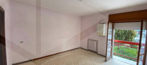 4-salle Appartement à Barletta, Italy No. 23037 5