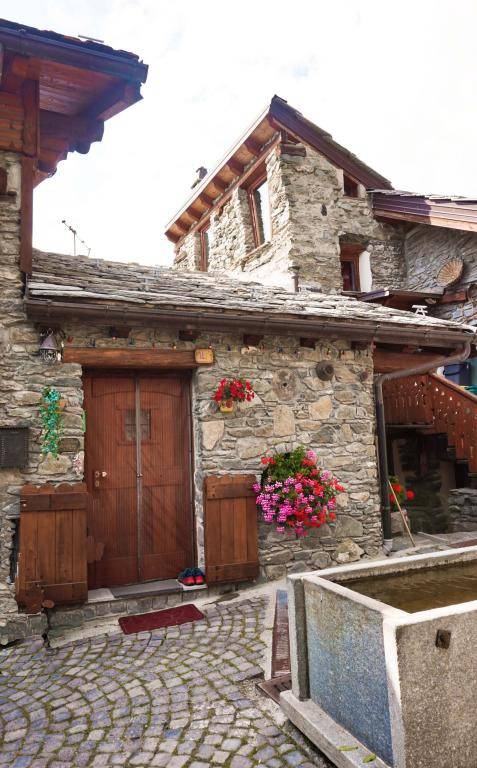 1 bedroom Apartment in Antey Saint Andre, Italy No. 169799