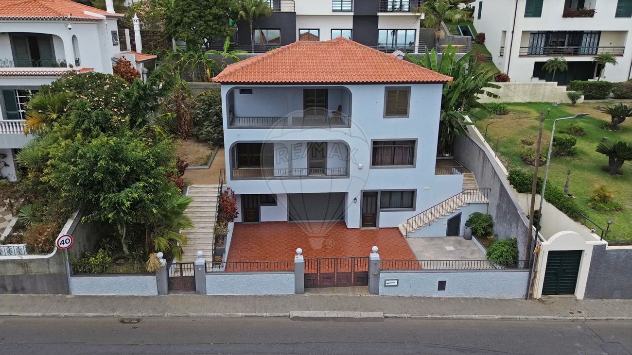 4 bedrooms House in Funchal, Portugal No. 20664