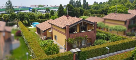 Villa de 5 habitaciónes en Mozzo, Italy No. 284332 4