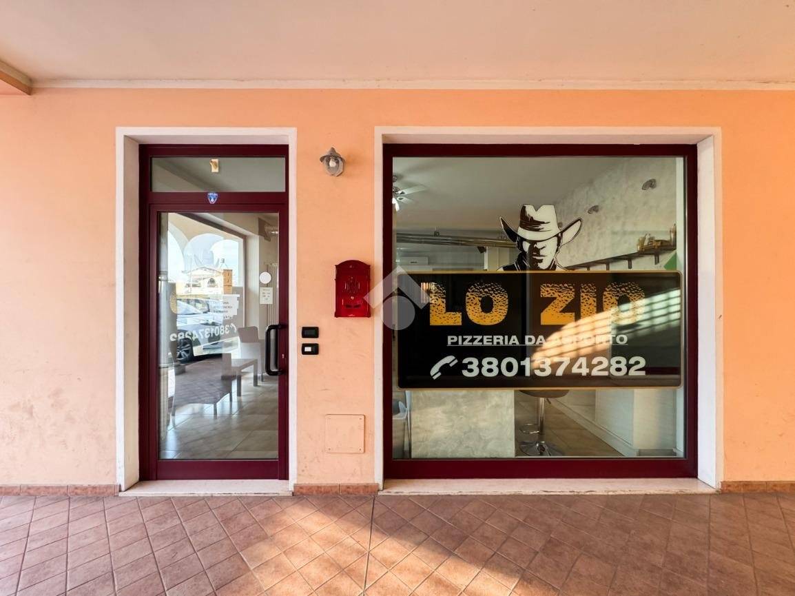 Propiedad comercial de 1 habitación en Offlaga, Italy No. 118208