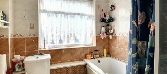 3 bedrooms House in Tilbury, United Kingdom No. 4979 17