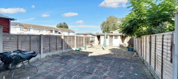 3 bedrooms House in Tilbury, United Kingdom No. 4979 2