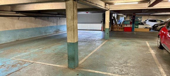 Parkplatz in Tours, France, Nr. 211630 2