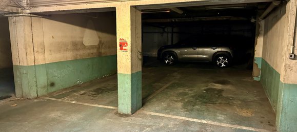 Parkplatz in Tours, France, Nr. 211630 3