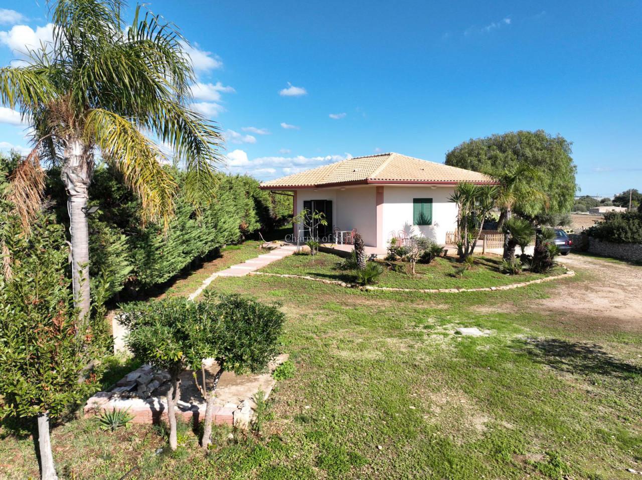 4 rooms Villa in Modica, Italy No. 235128