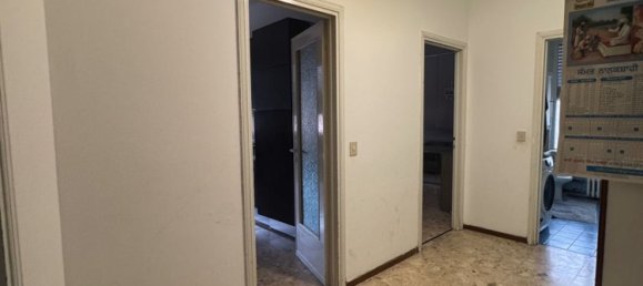 4 bedrooms Apartment in Parma, Italy No. 319120 7