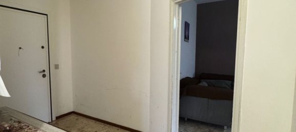 4 bedrooms Apartment in Parma, Italy No. 319120 8