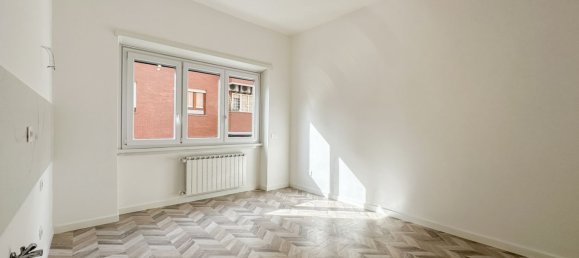 2 rooms Apartment in Rome, Italy No. 16942 24